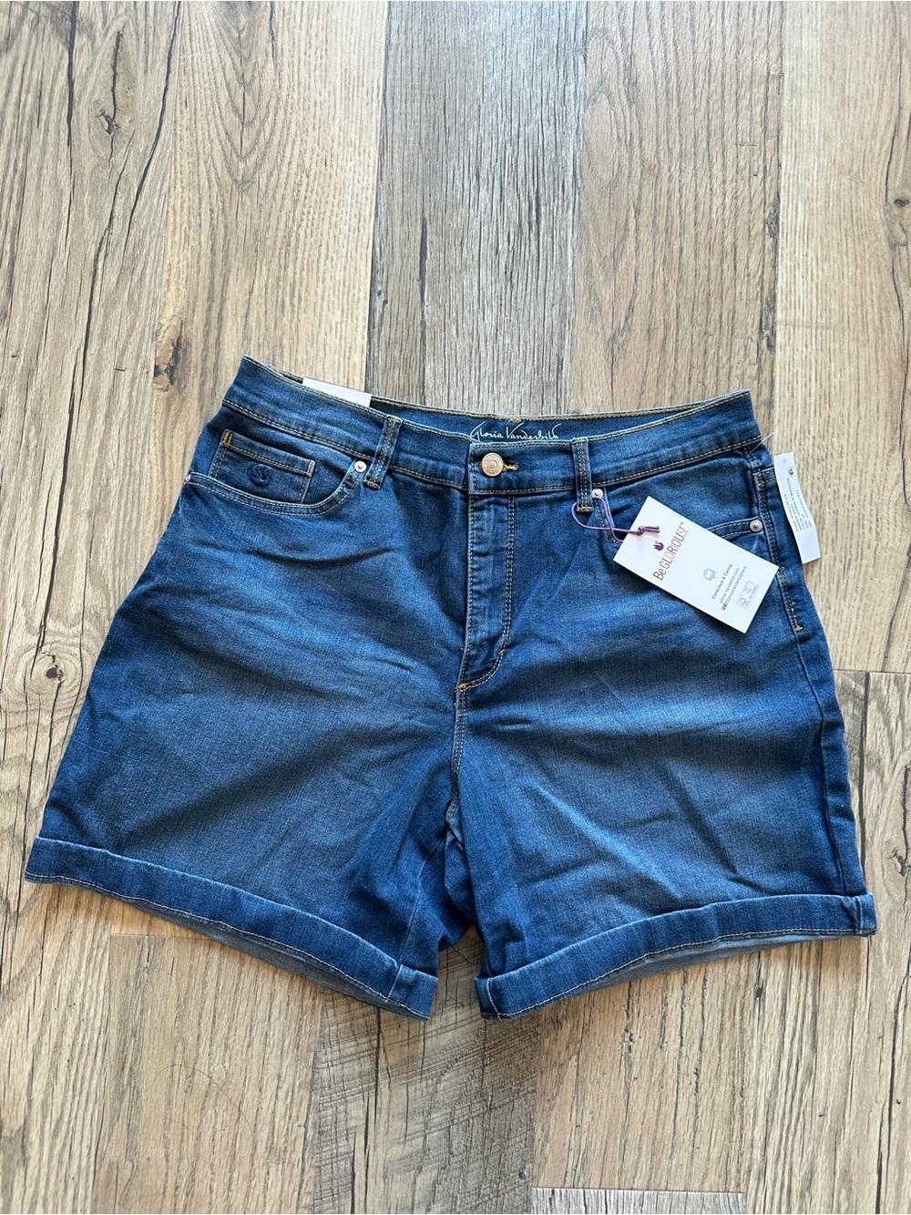 NWT Gloria Vanderbilt Classic Denim Roll-Cuff Amanda Shorts Dark Blue